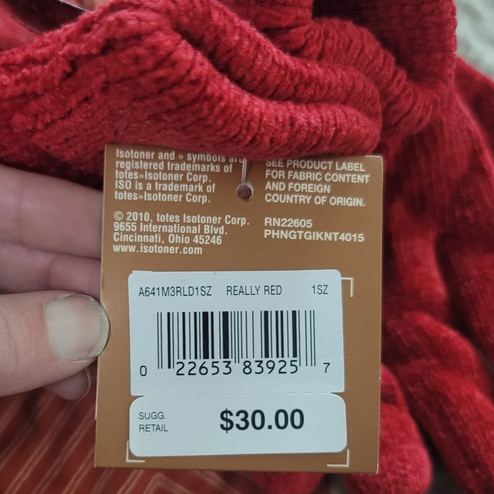 NWT ISO Soft Red Thinsulate Gloves